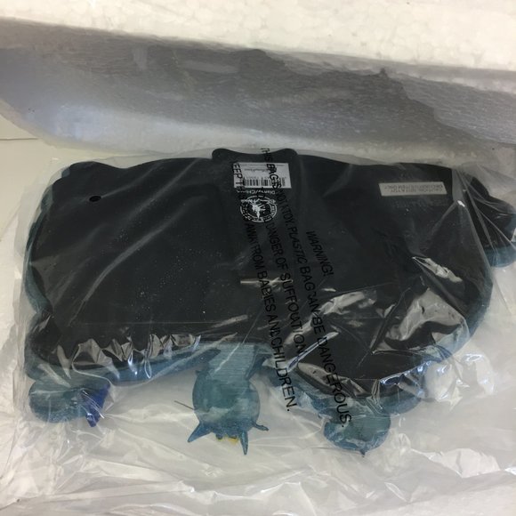 NIB Disney World Theme Park Pic Frame 4 Parks 4x6 w Rubber Fridge Magnet Frame - Picture 9 of 11